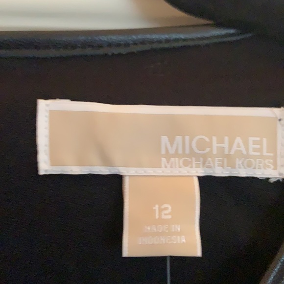 Michael Kor’s Back zipped dress - Picture 4 of 9